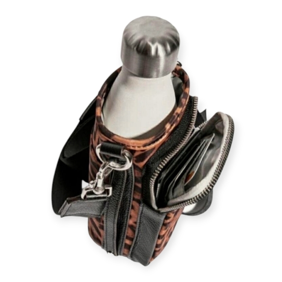 Aimee Kestenberg On Top Of The World Water Bottle Crossbody Leopard - Picture 4 of 5